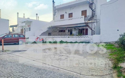 Οικόπεδο σε κεντρικό σημείο στη Χώρα Σκύρου